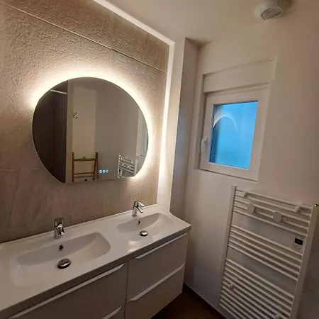 Chez Fernand A Maison Neuve Confort Avec Jardin Et Parking Inclus Holiday home