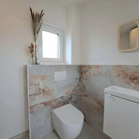 Chez Fernand A Maison Neuve Confort Avec Jardin Et Parking Inclus Semesterbostad Colmar
